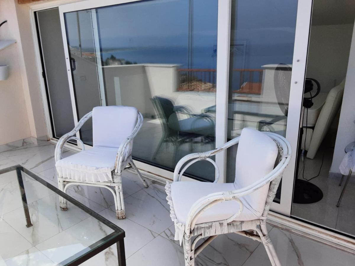 "Lo Studiolo" Apartment ปิซโซ ภายนอก รูปภาพ