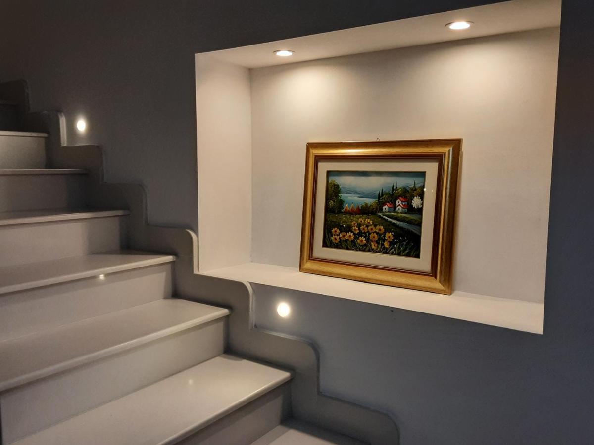 "Lo Studiolo" Apartment ปิซโซ ภายนอก รูปภาพ