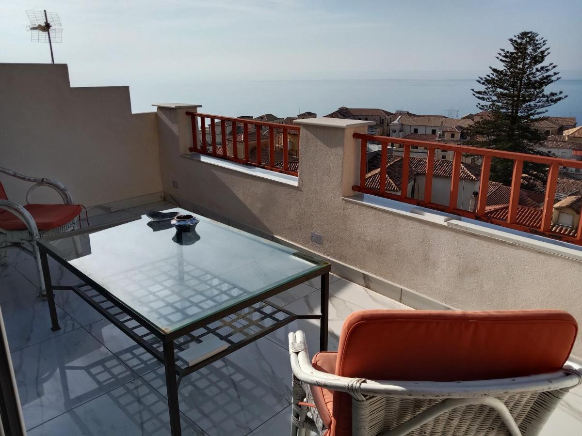 "Lo Studiolo" Apartment ปิซโซ ภายนอก รูปภาพ