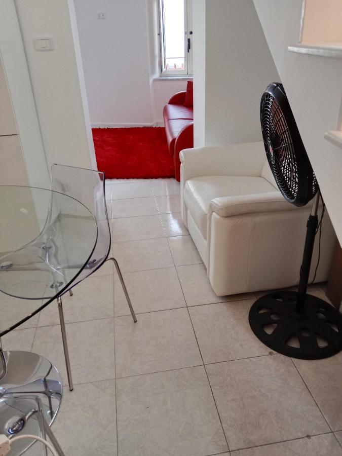 "Lo Studiolo" Apartment ปิซโซ ภายนอก รูปภาพ